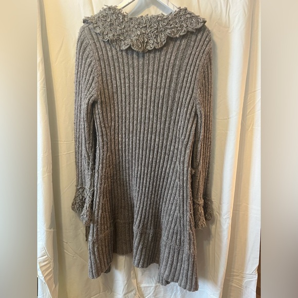 Long stylish wool sweater - Picture 4 of 13